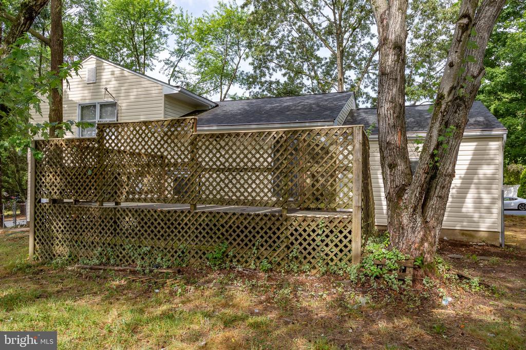 705 Kilarney Dr