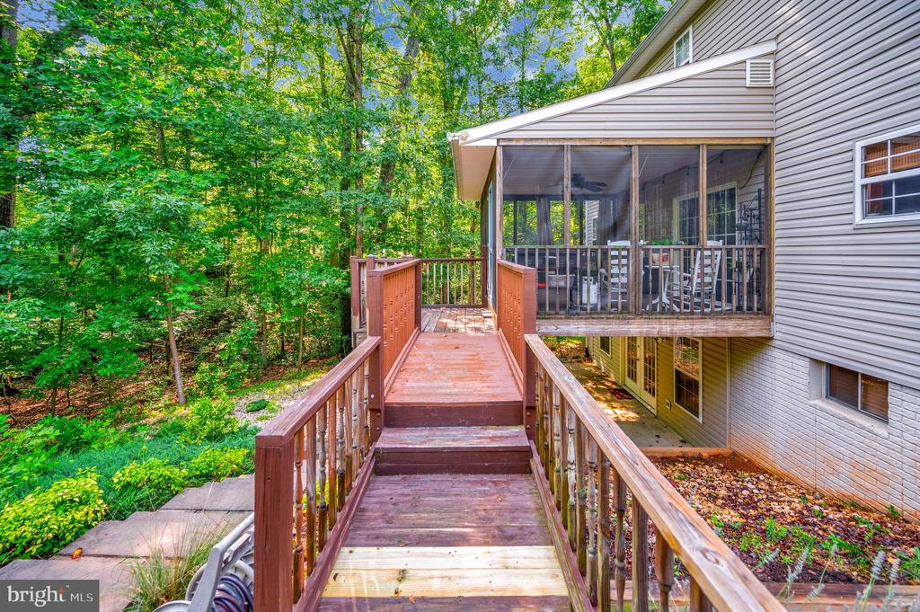 8205 HOWARD TRAIL