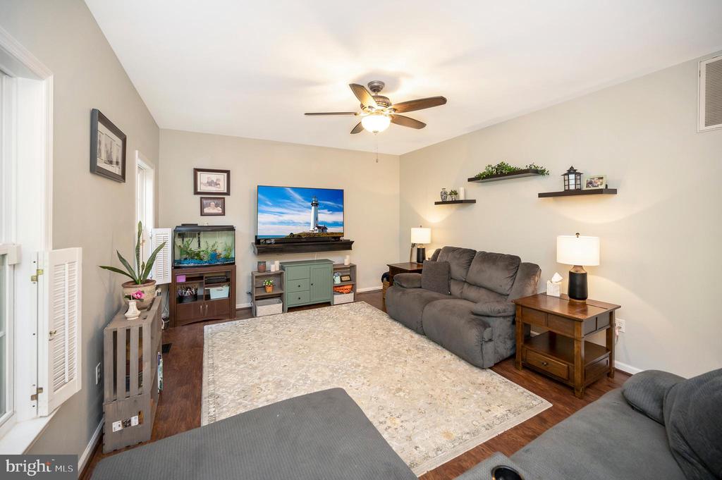 8205 HOWARD TRAIL