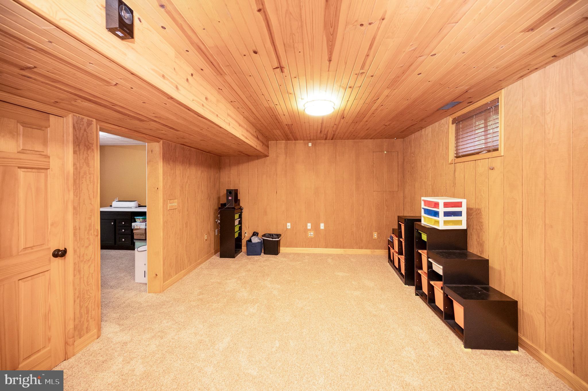 8205 HOWARD TRAIL