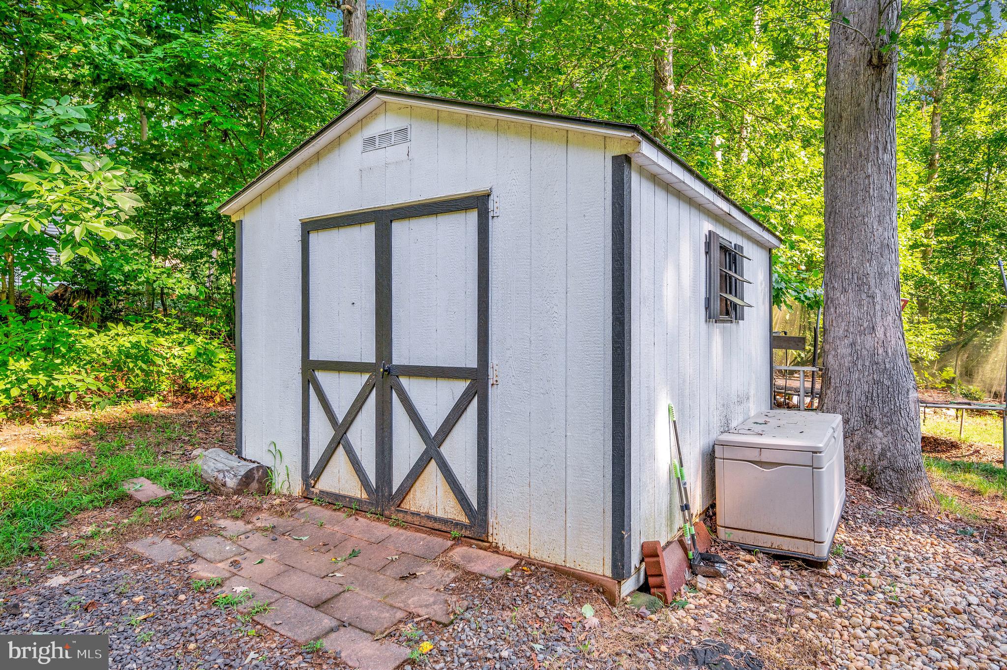 8205 HOWARD TRAIL