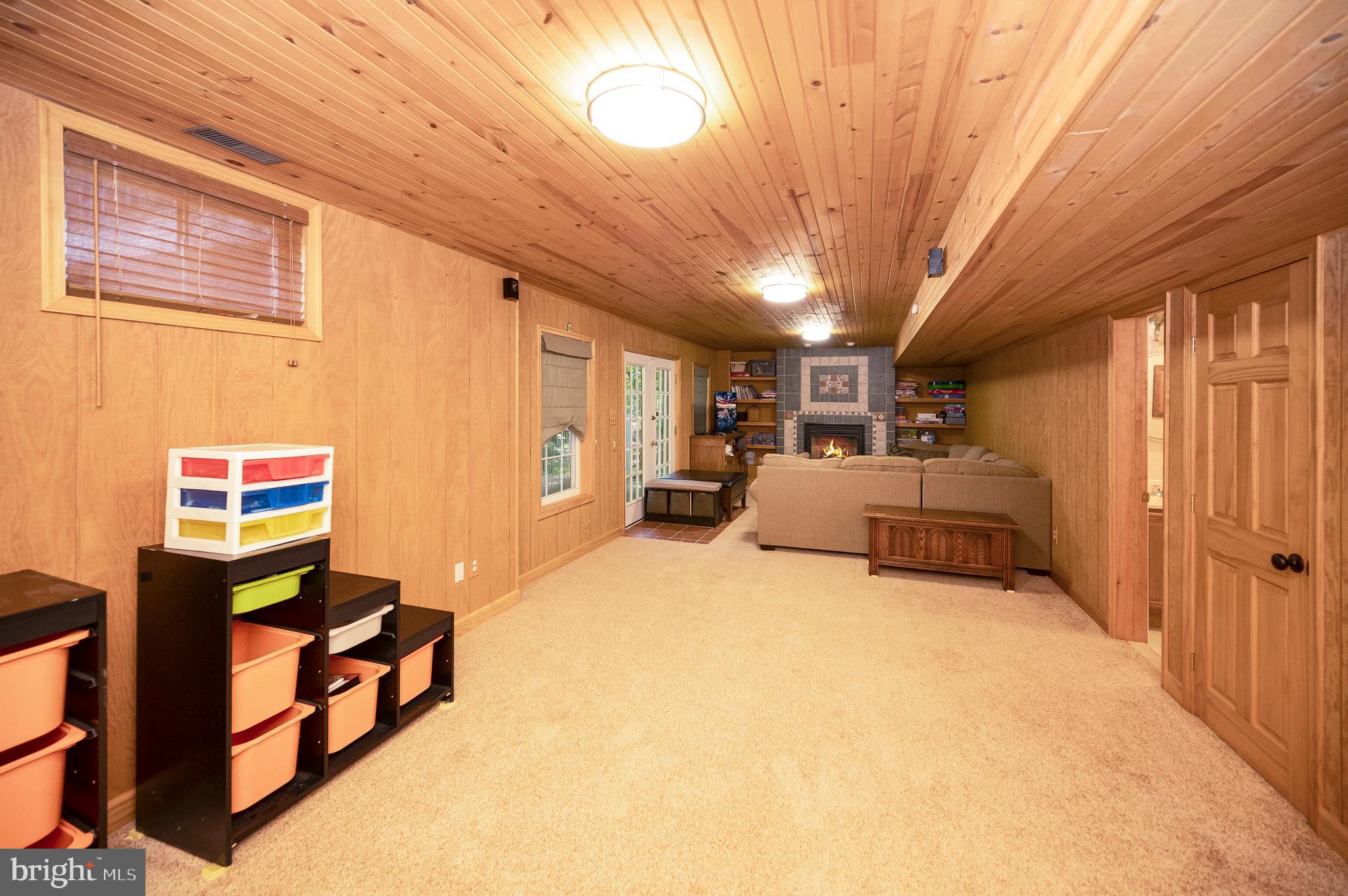 8205 HOWARD TRAIL