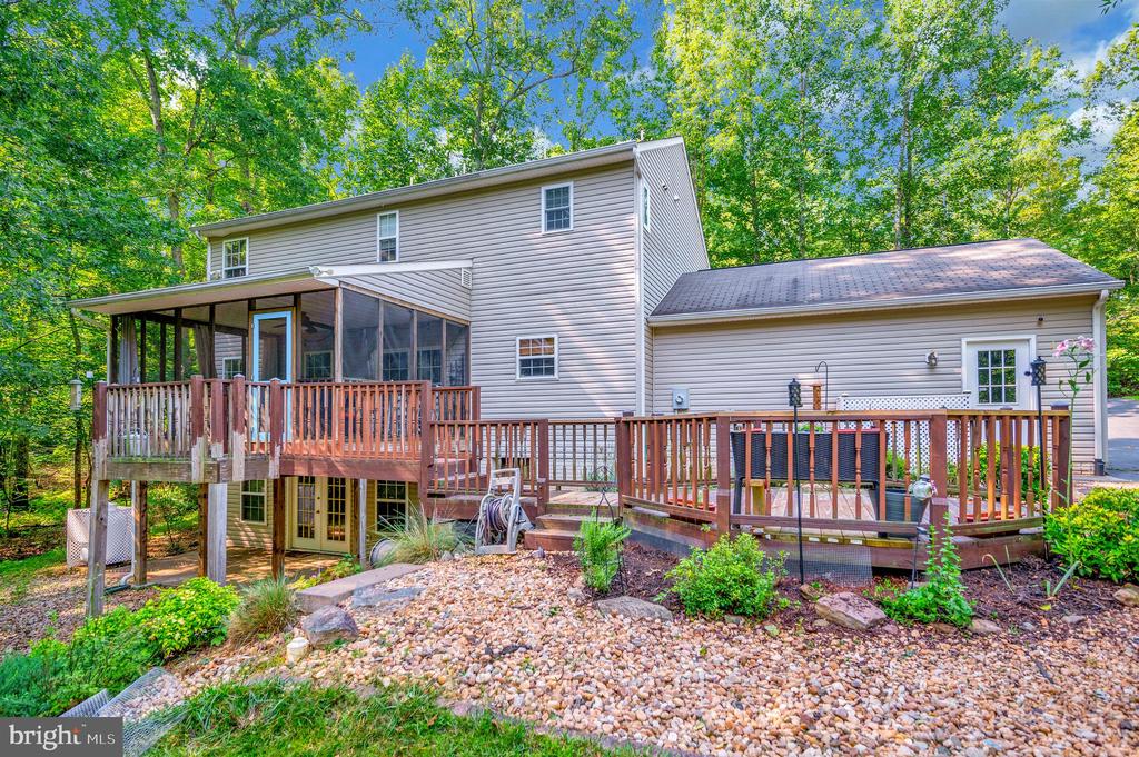 8205 HOWARD TRAIL