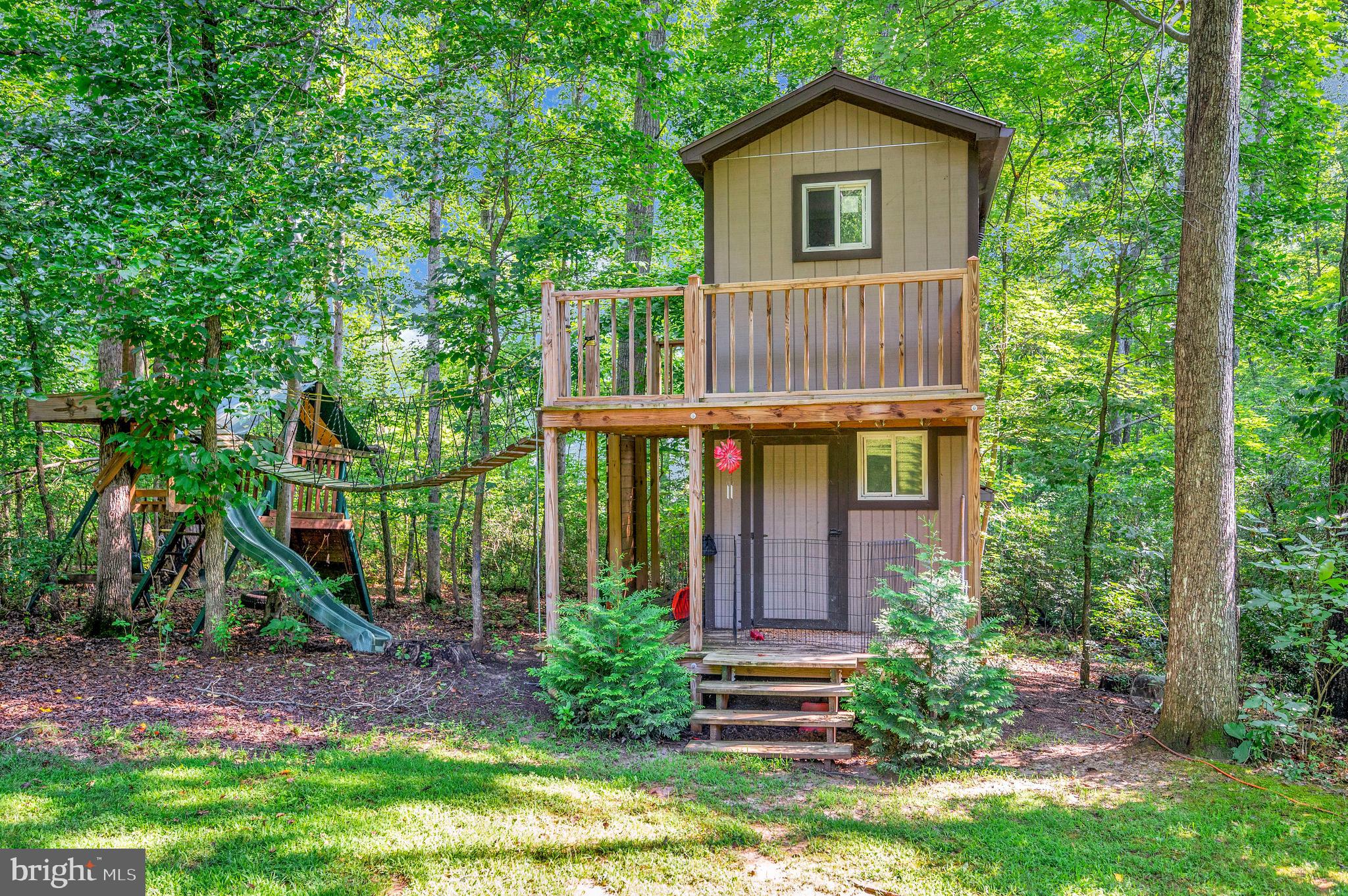 8205 HOWARD TRAIL