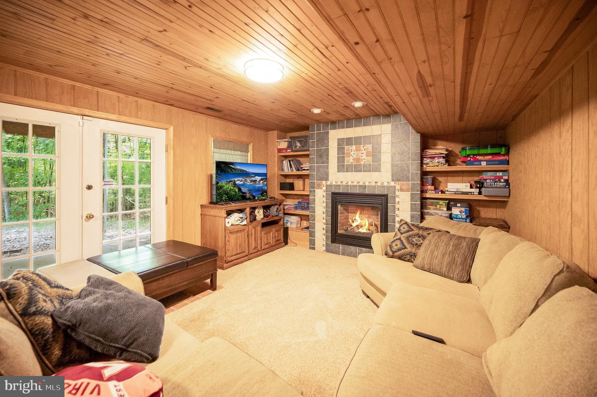 8205 HOWARD TRAIL