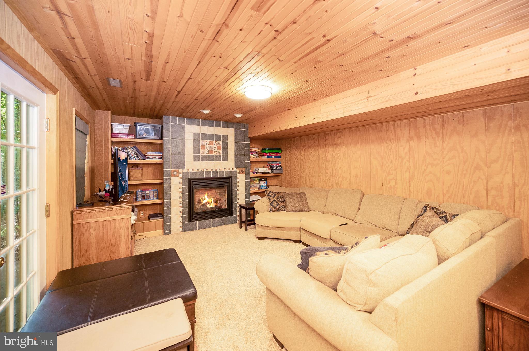 8205 HOWARD TRAIL
