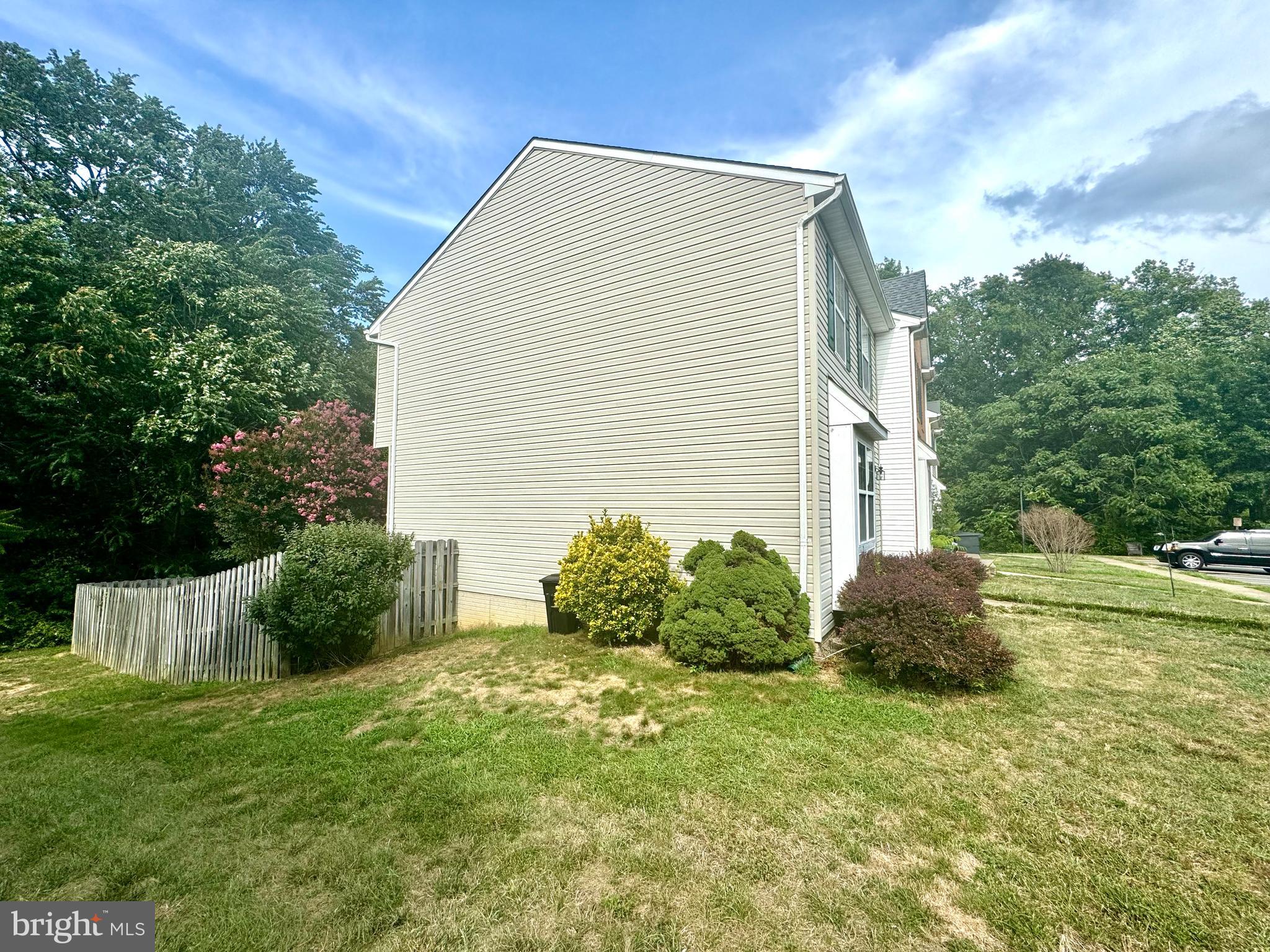 3909 SAINT MICHAELS SQUARE