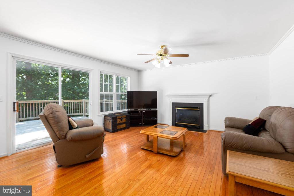 13007 Willow Point Dr