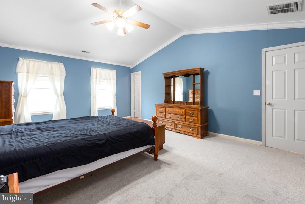 13007 Willow Point Dr