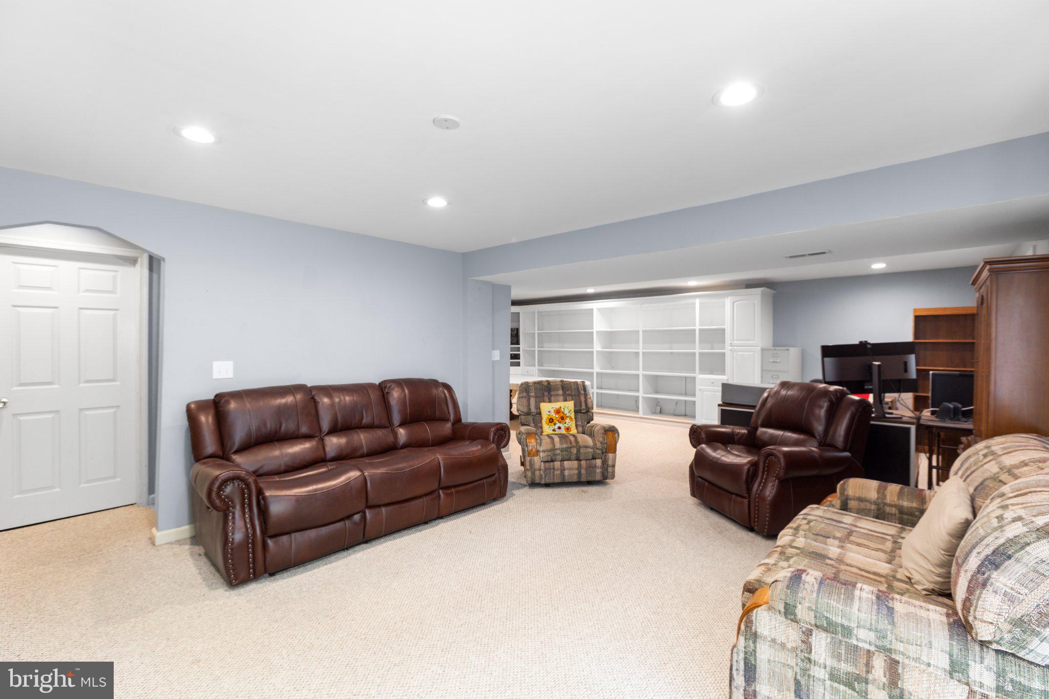 13007 Willow Point Dr