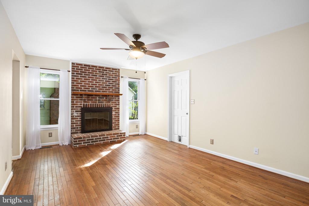 5208 Cedar Ridge Dr