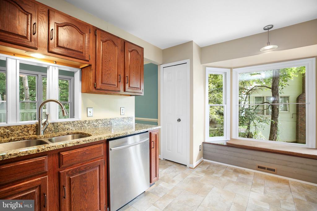 5208 Cedar Ridge Dr