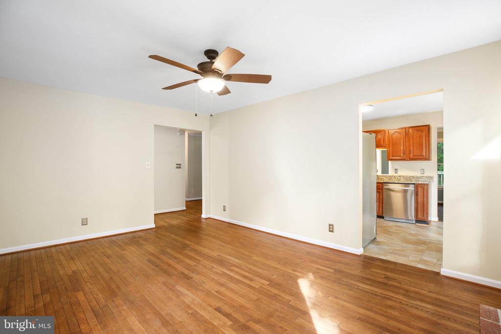 5208 Cedar Ridge Dr