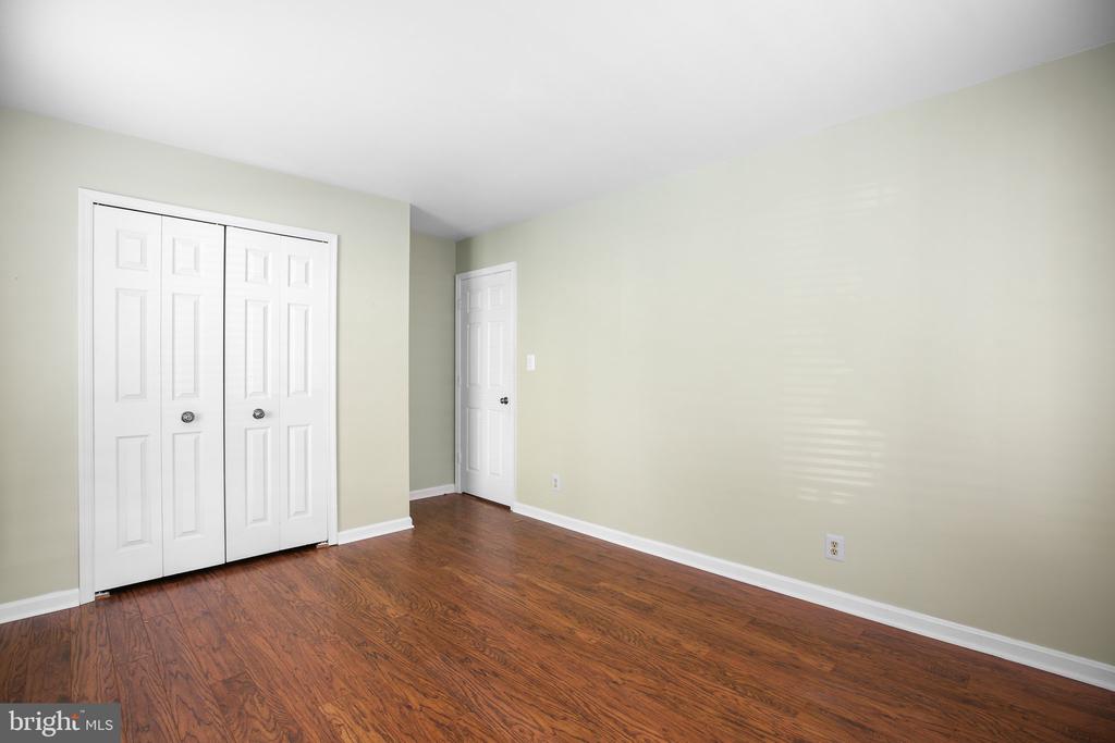 5208 Cedar Ridge Dr