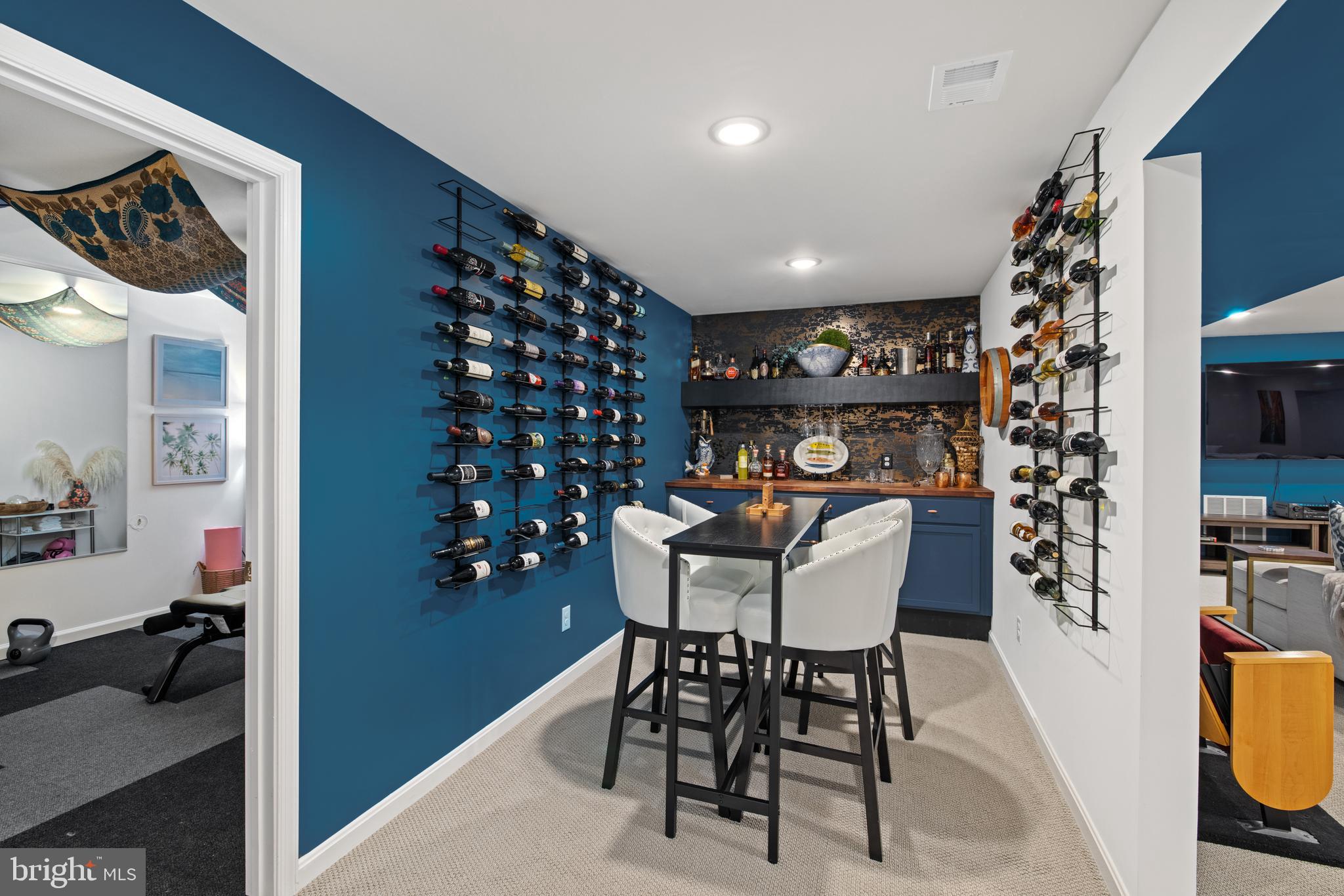 10118 Premier St