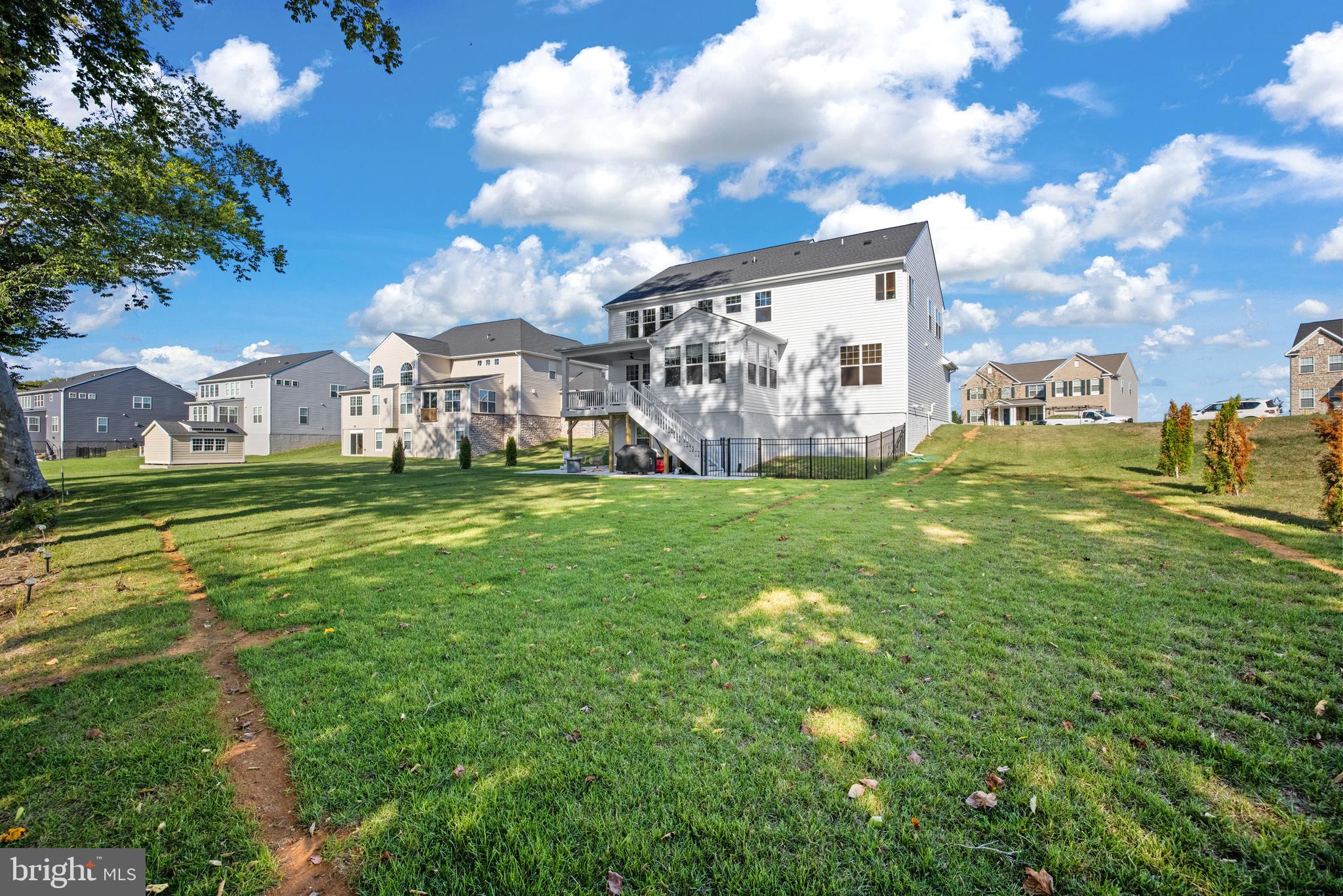 10118 Premier St