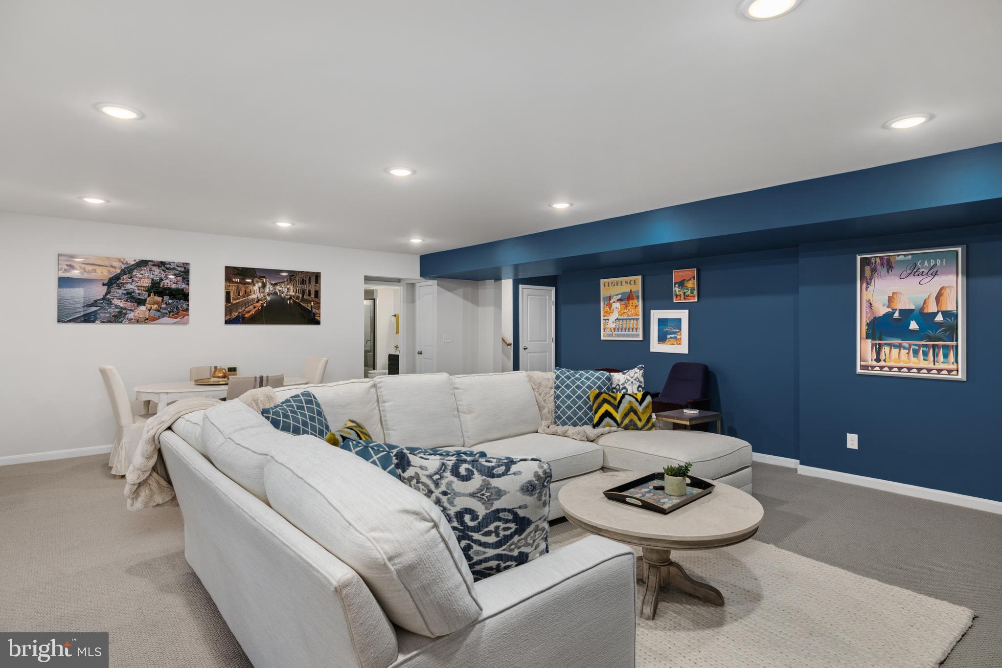 10118 Premier St