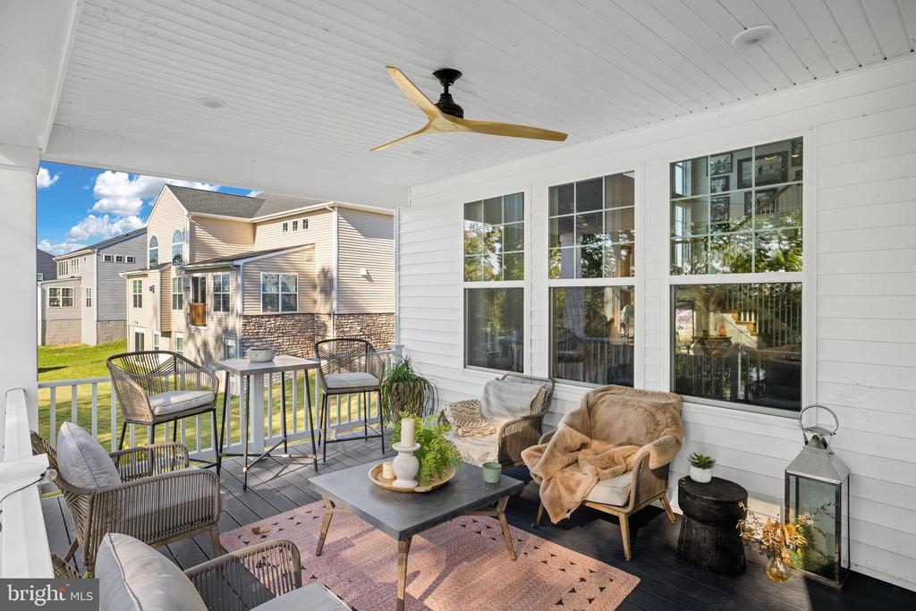 10118 Premier St