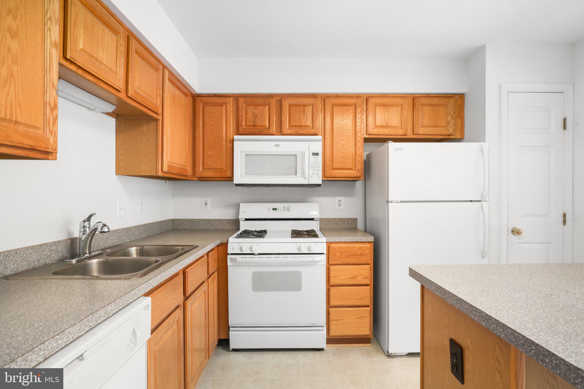 3906 Fountain Bridge Ct