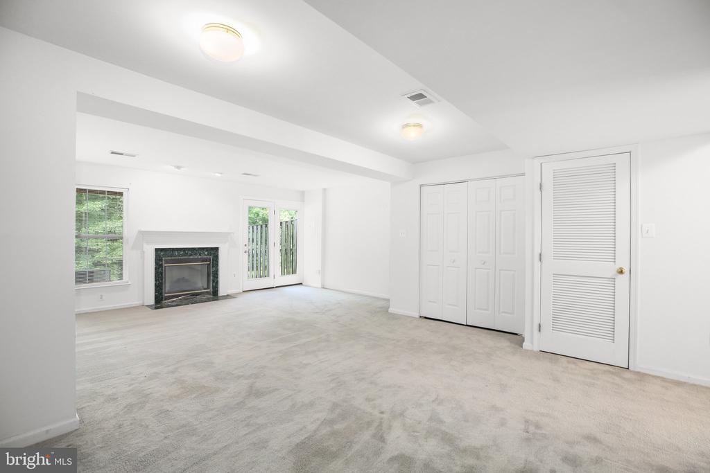 3906 Fountain Bridge Ct