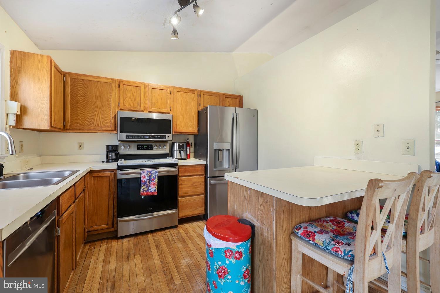 12719 PICKETT COURT