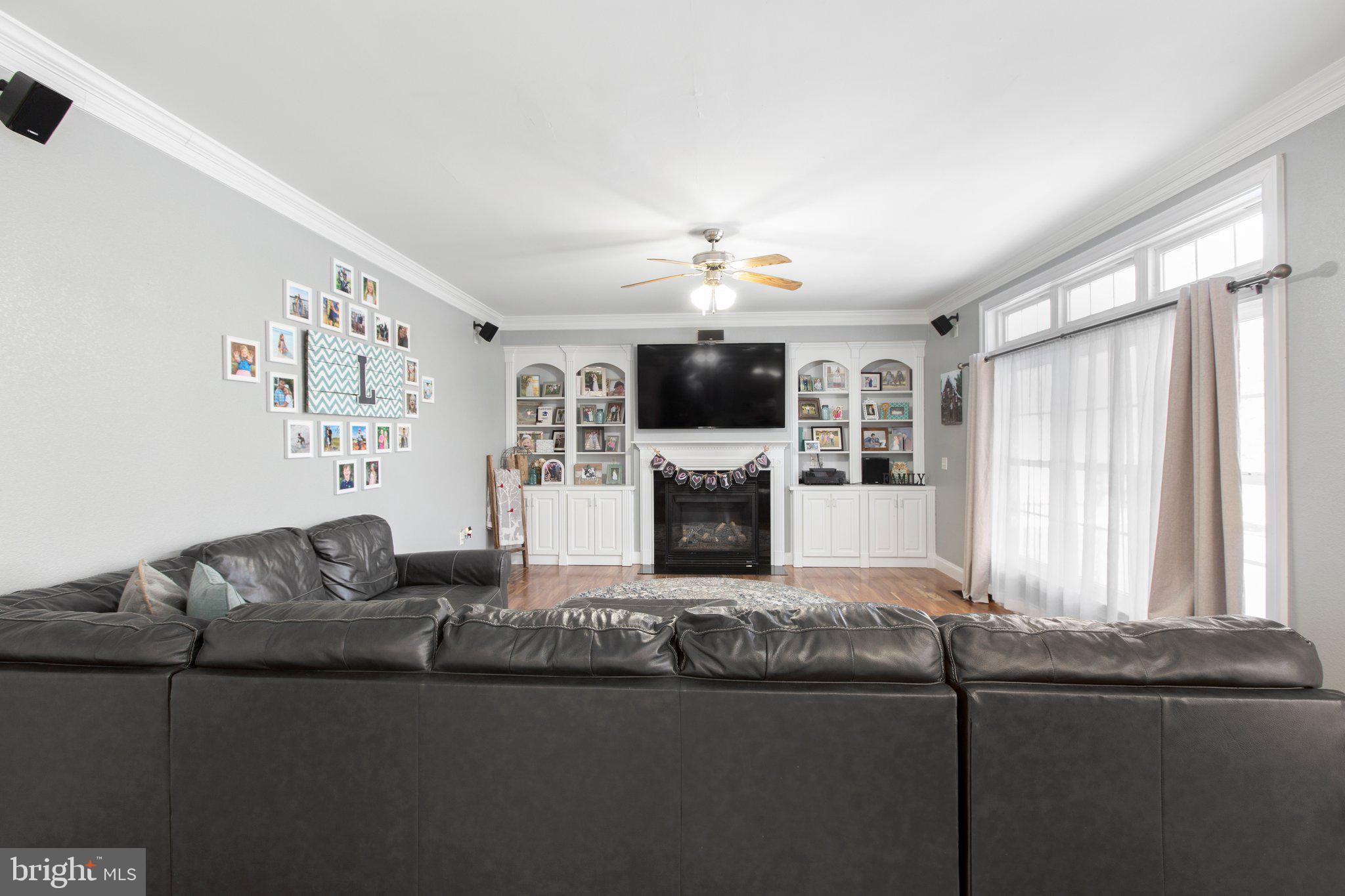 9021 Ellis Ln