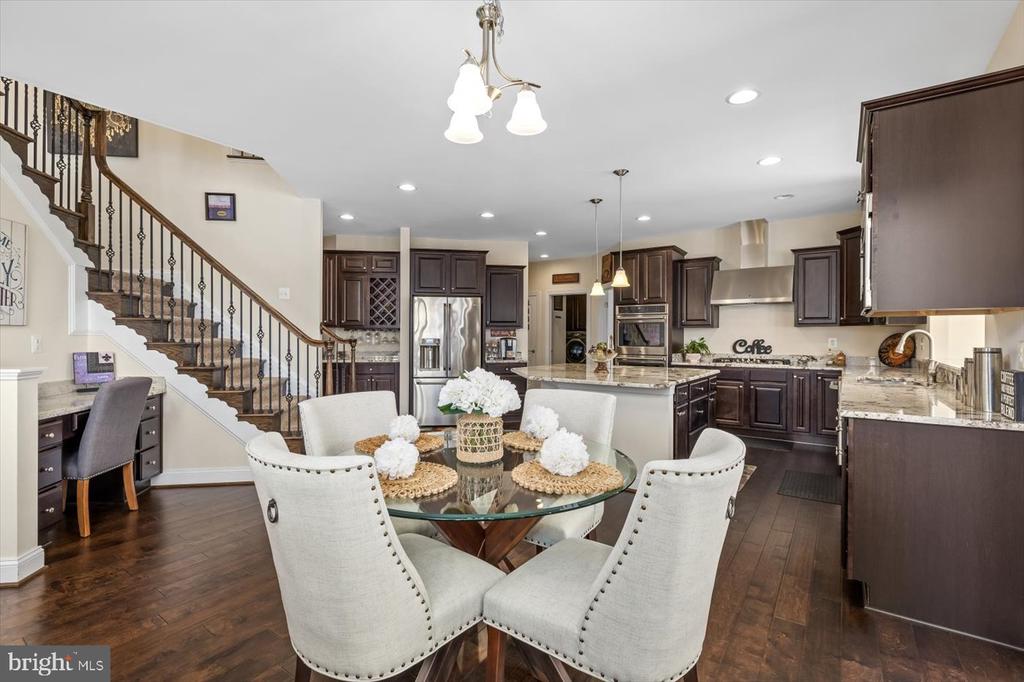 6706 Pond View Ln