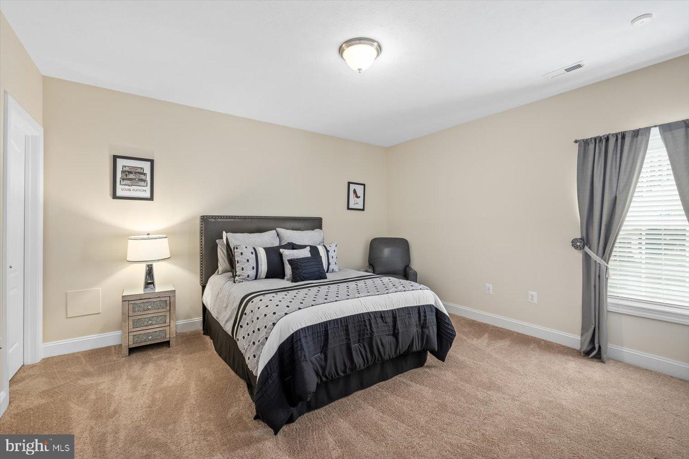6706 Pond View Ln