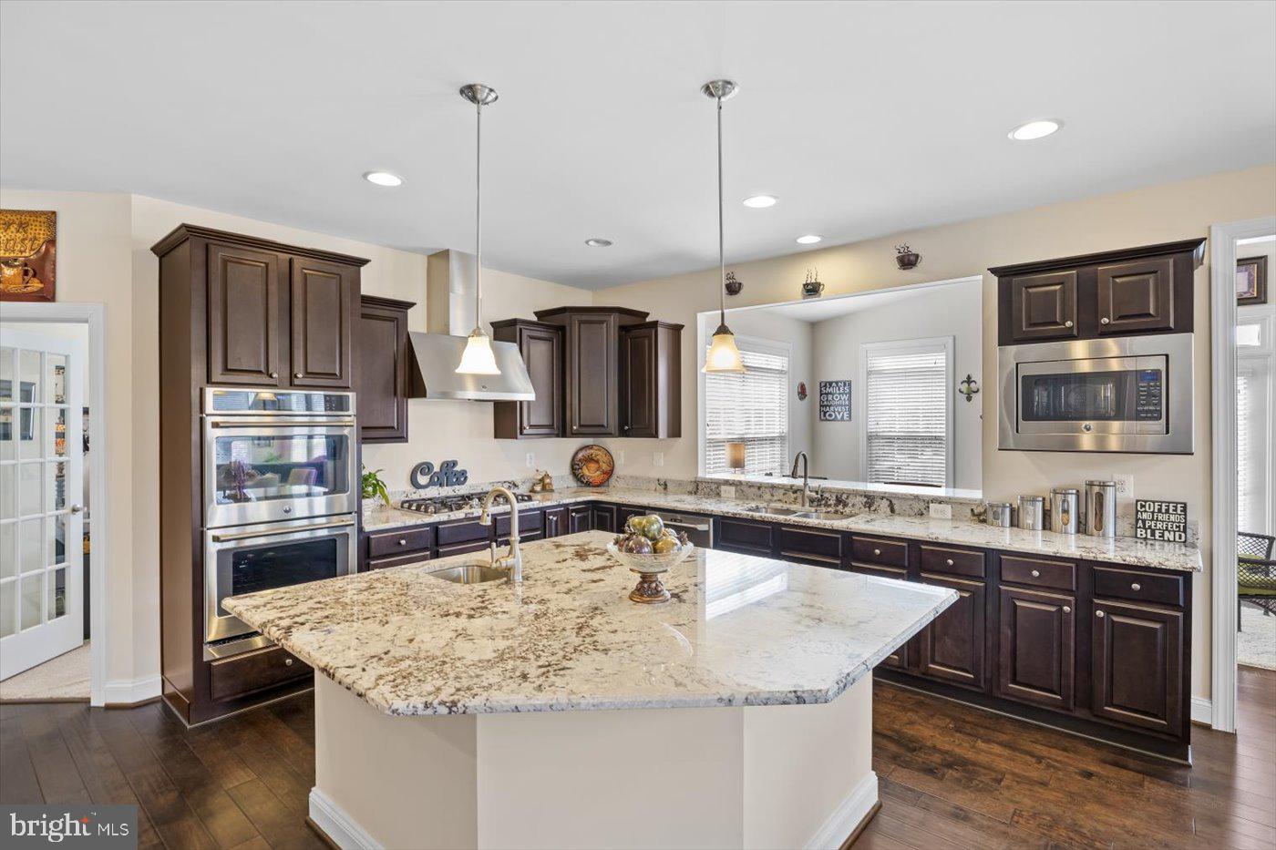 6706 Pond View Ln