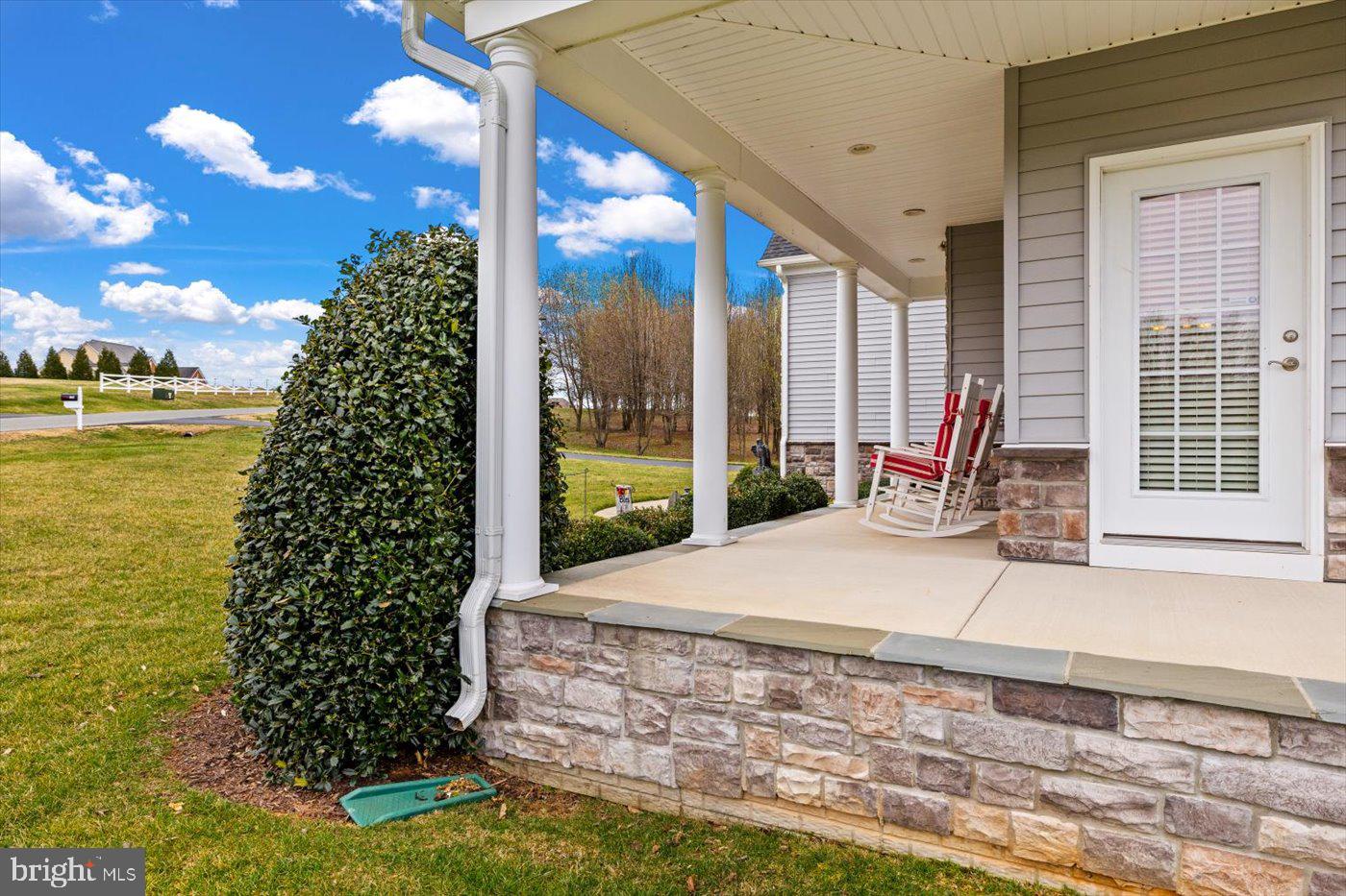 6706 Pond View Ln