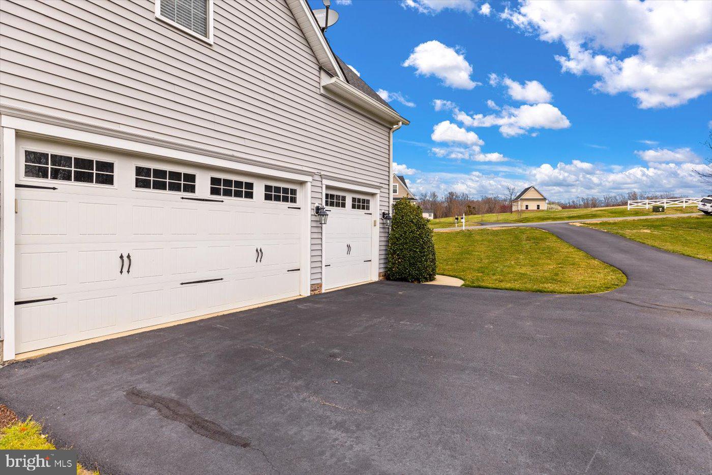 6706 Pond View Ln