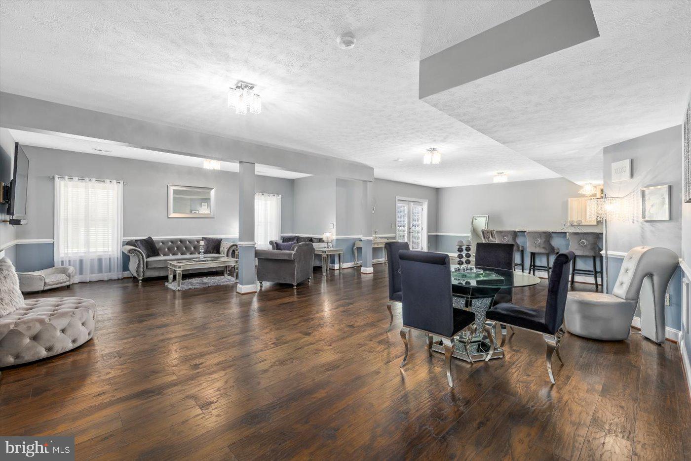 6706 Pond View Ln