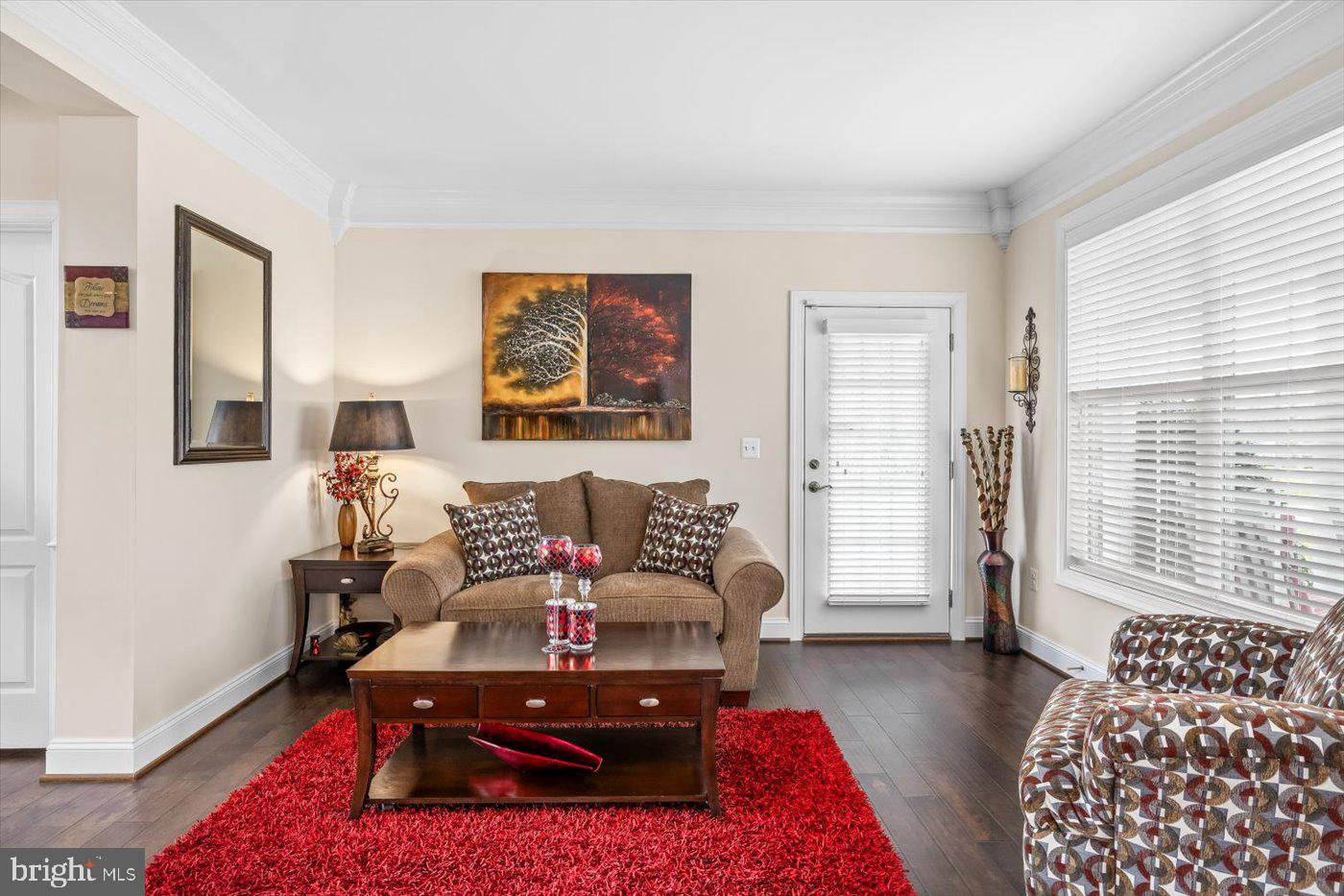 6706 Pond View Ln