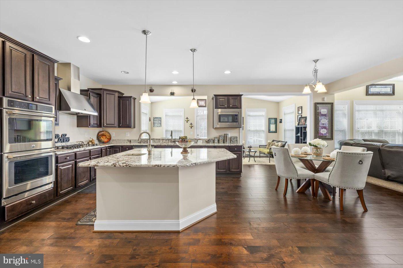 6706 Pond View Ln