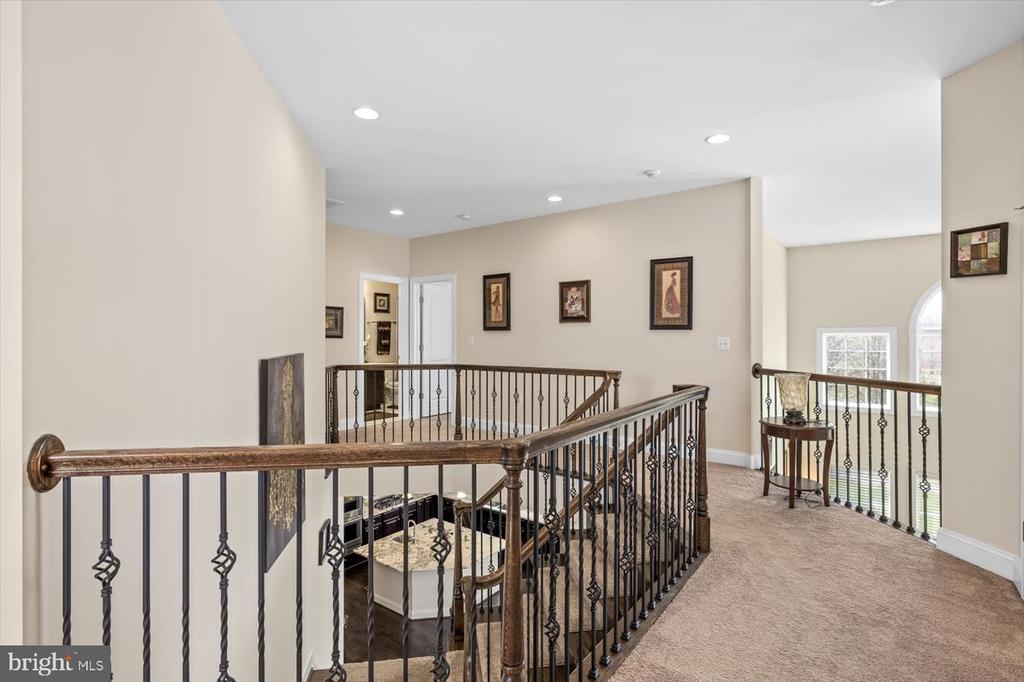 6706 Pond View Ln