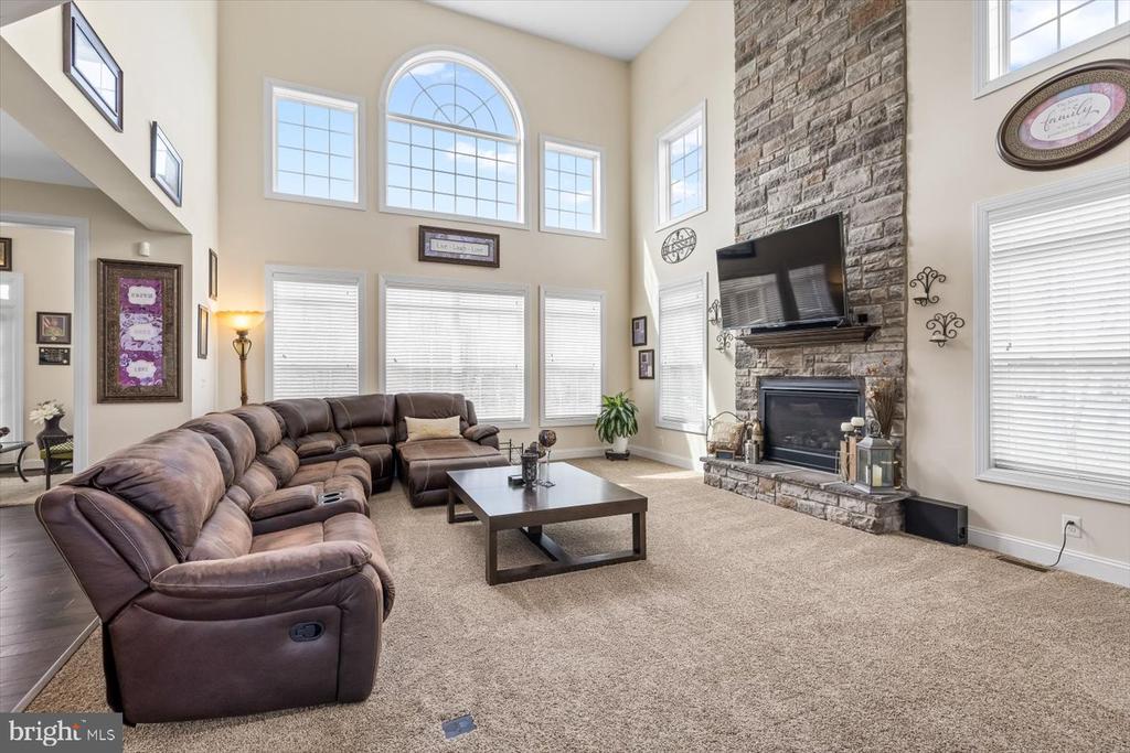 6706 Pond View Ln