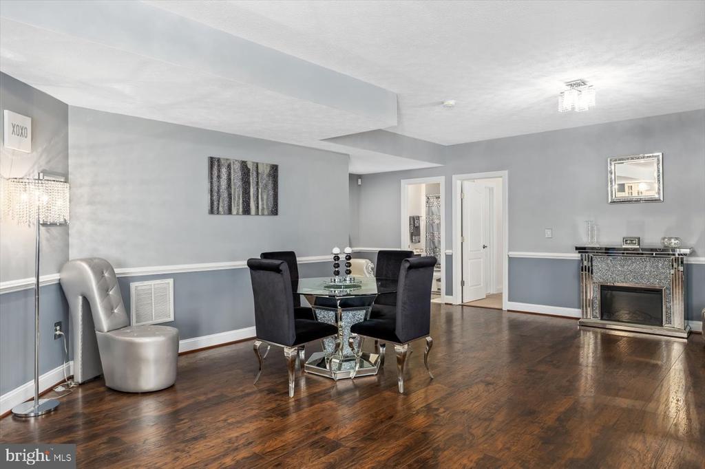 6706 Pond View Ln
