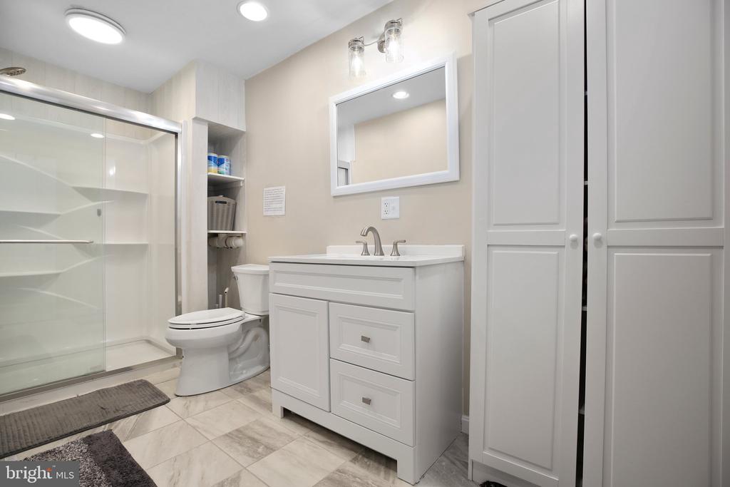7403 Jake Ct
