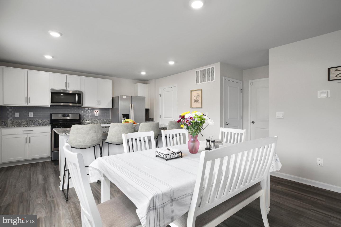 7403 Jake Ct
