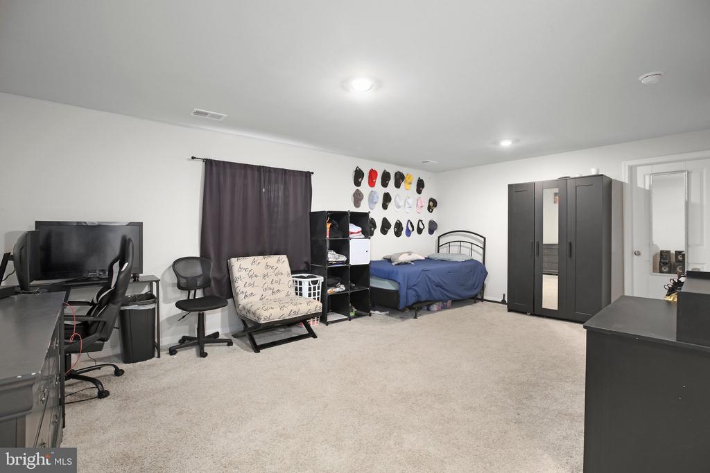 7403 Jake Ct