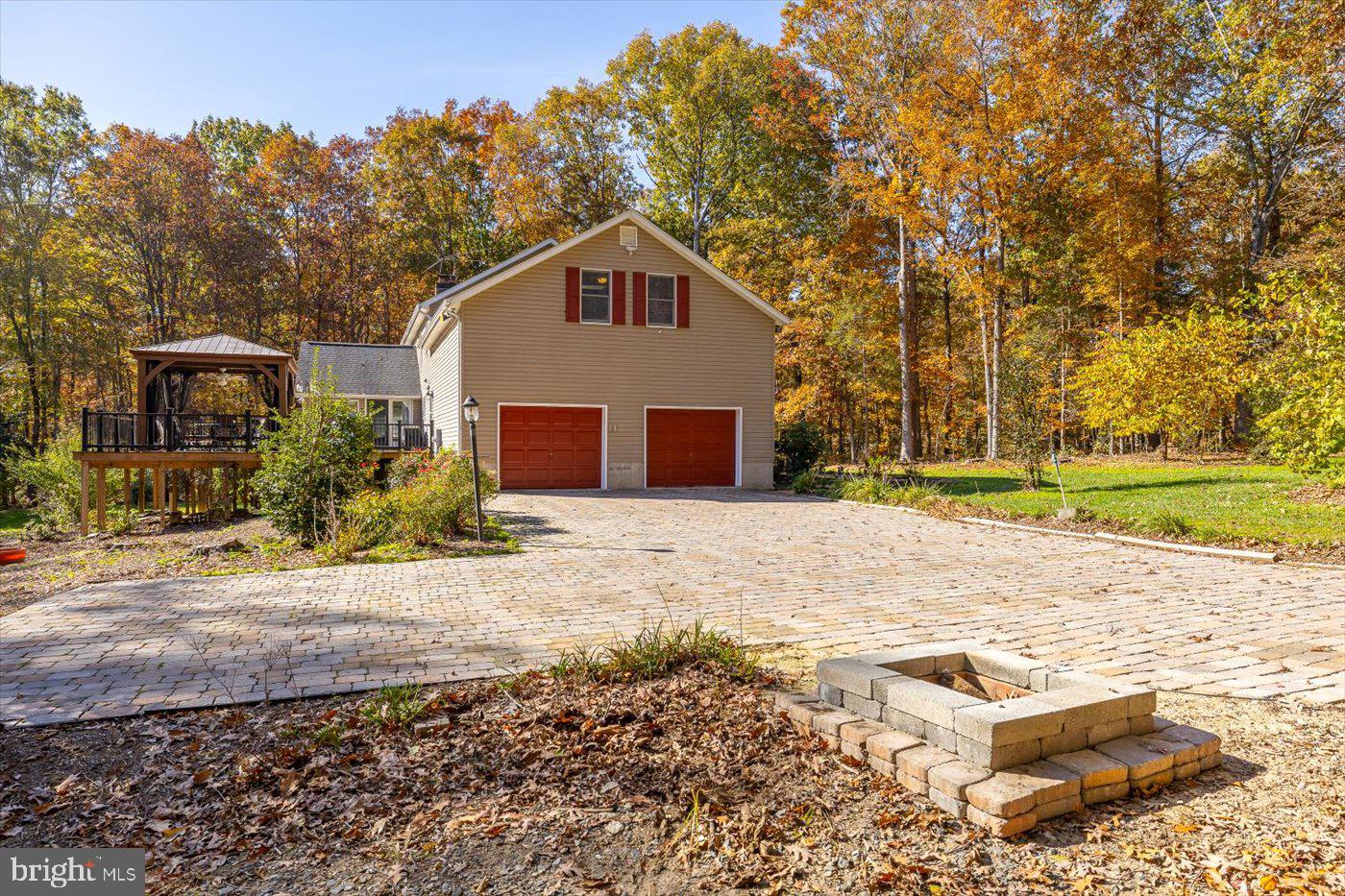 13301 Golden Oaks Dr