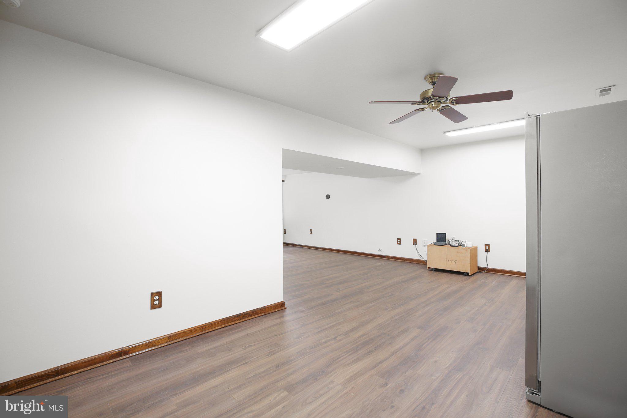 13301 Golden Oaks Dr