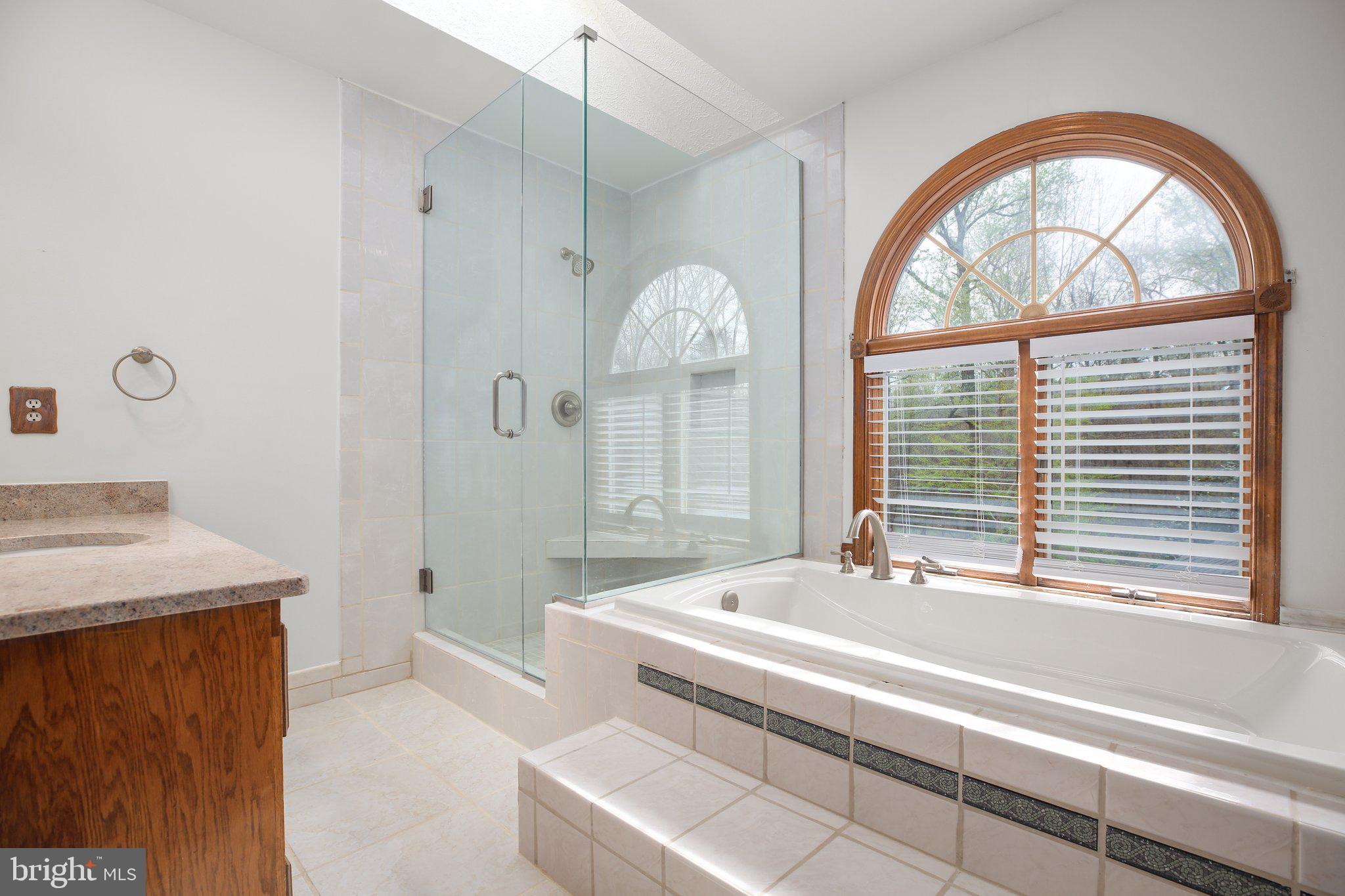 13301 Golden Oaks Dr