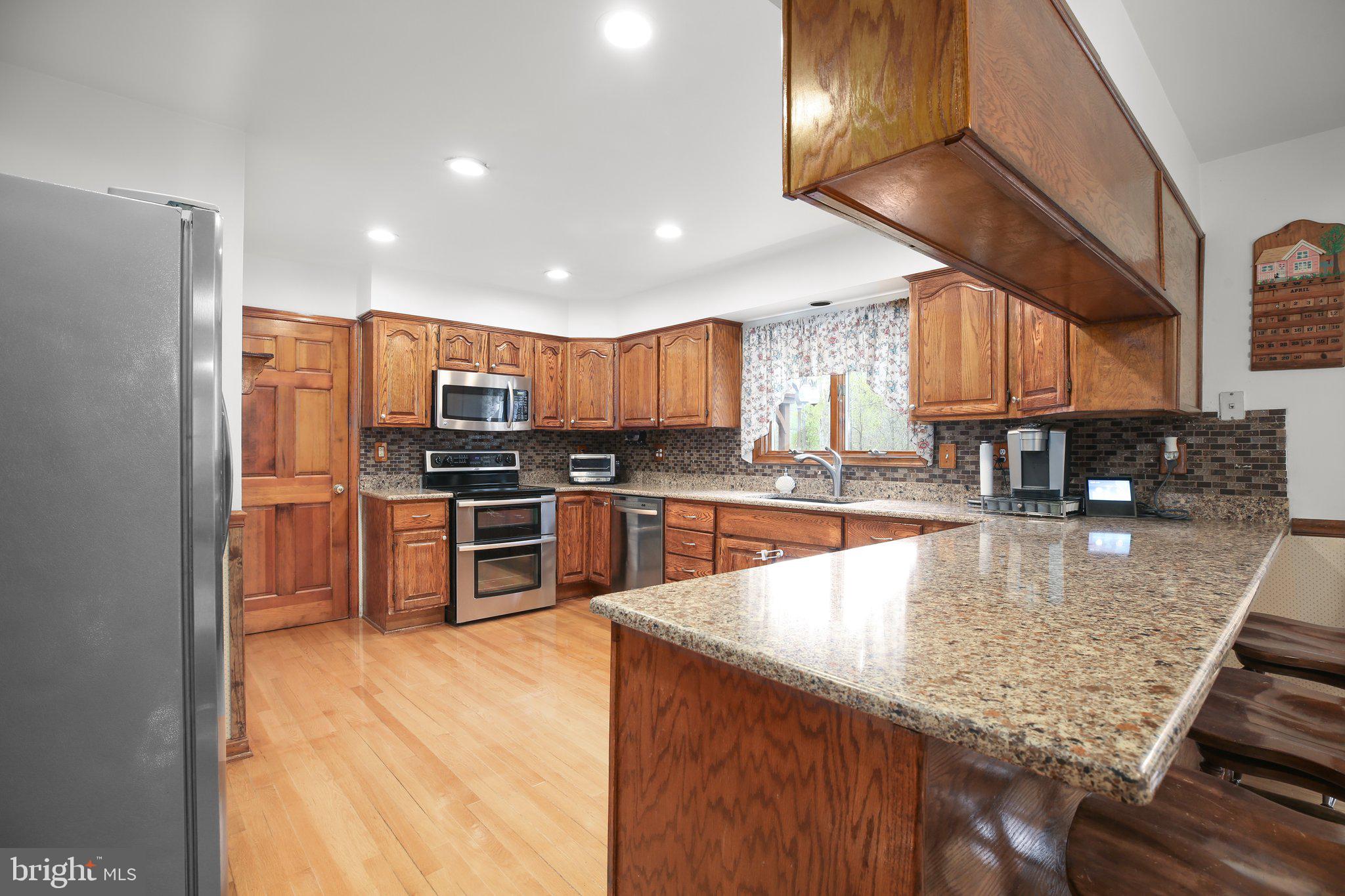 13301 Golden Oaks Dr