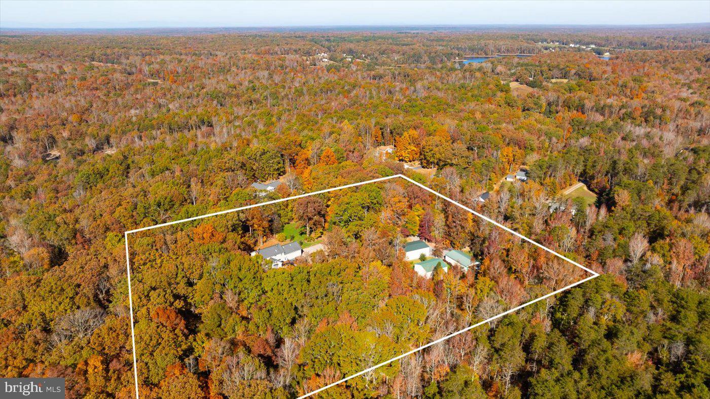 13301 Golden Oaks Dr