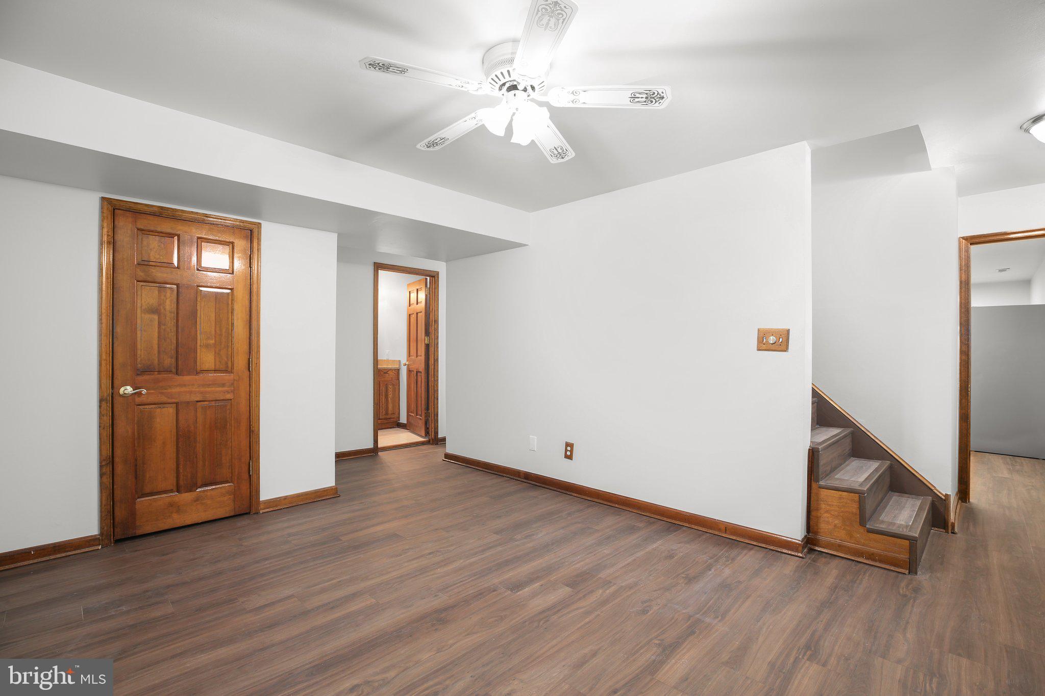 13301 Golden Oaks Dr