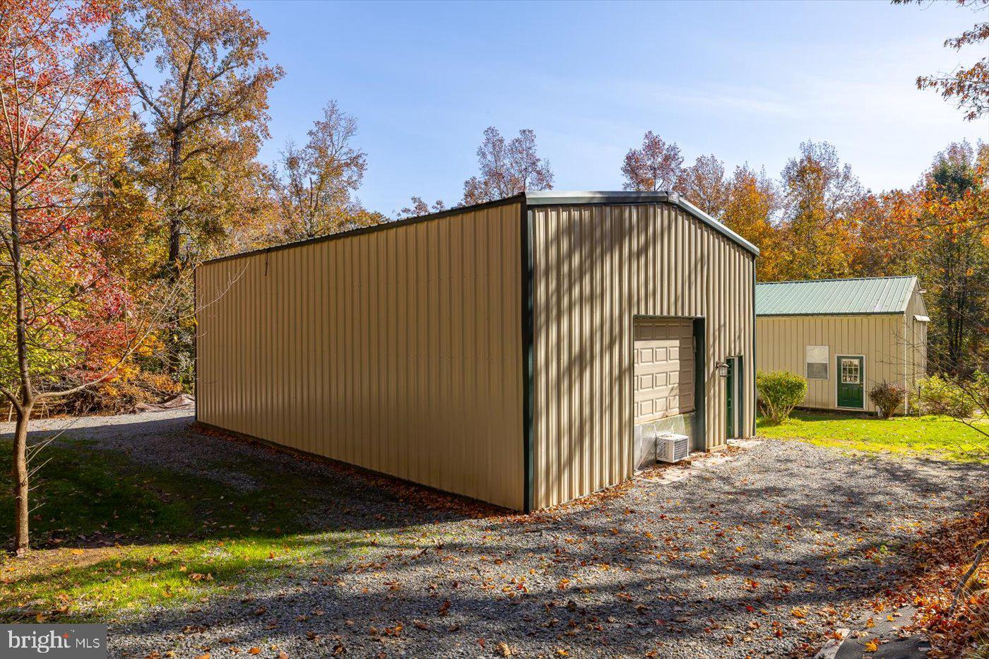 13301 Golden Oaks Dr