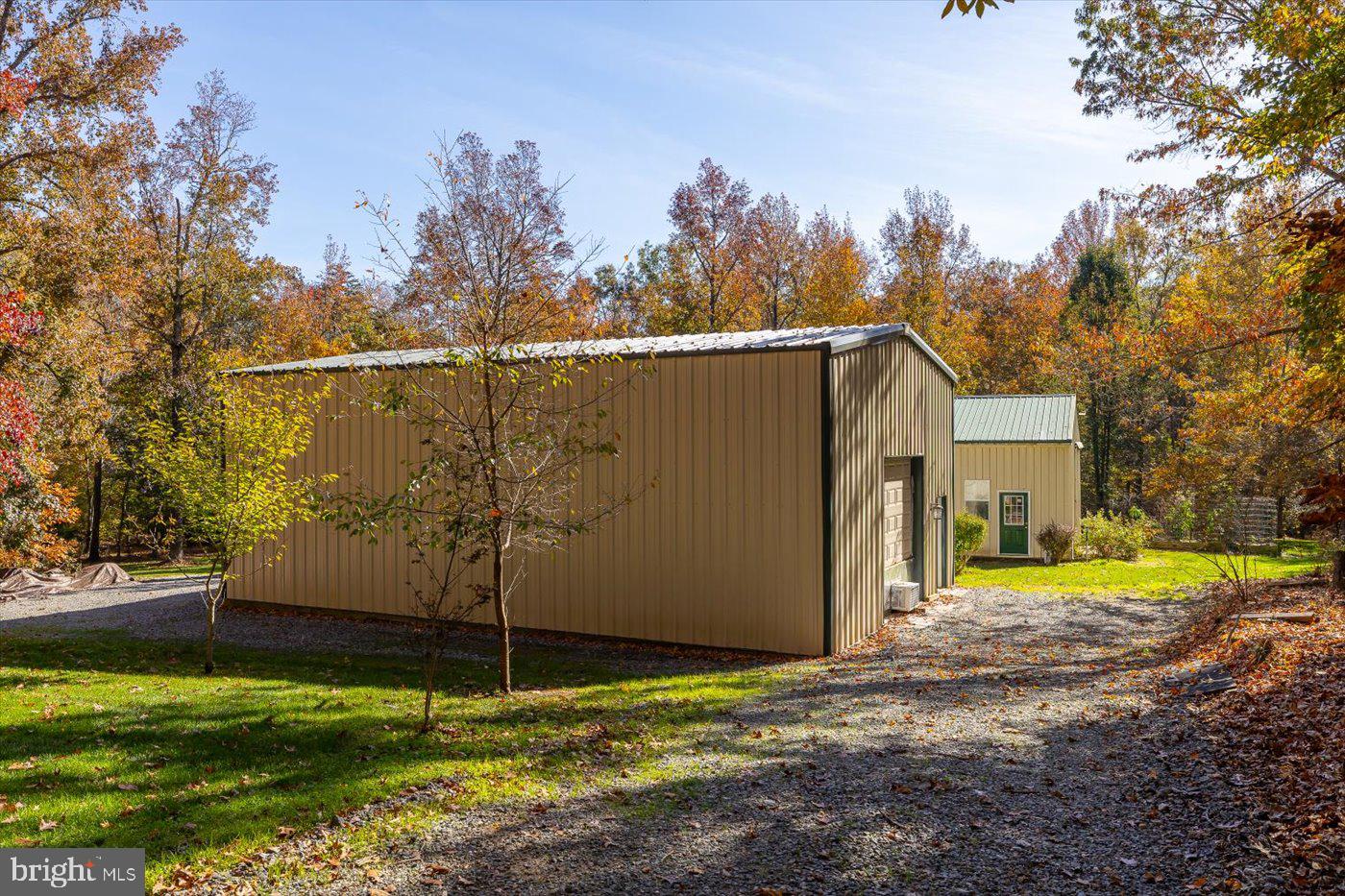 13301 Golden Oaks Dr