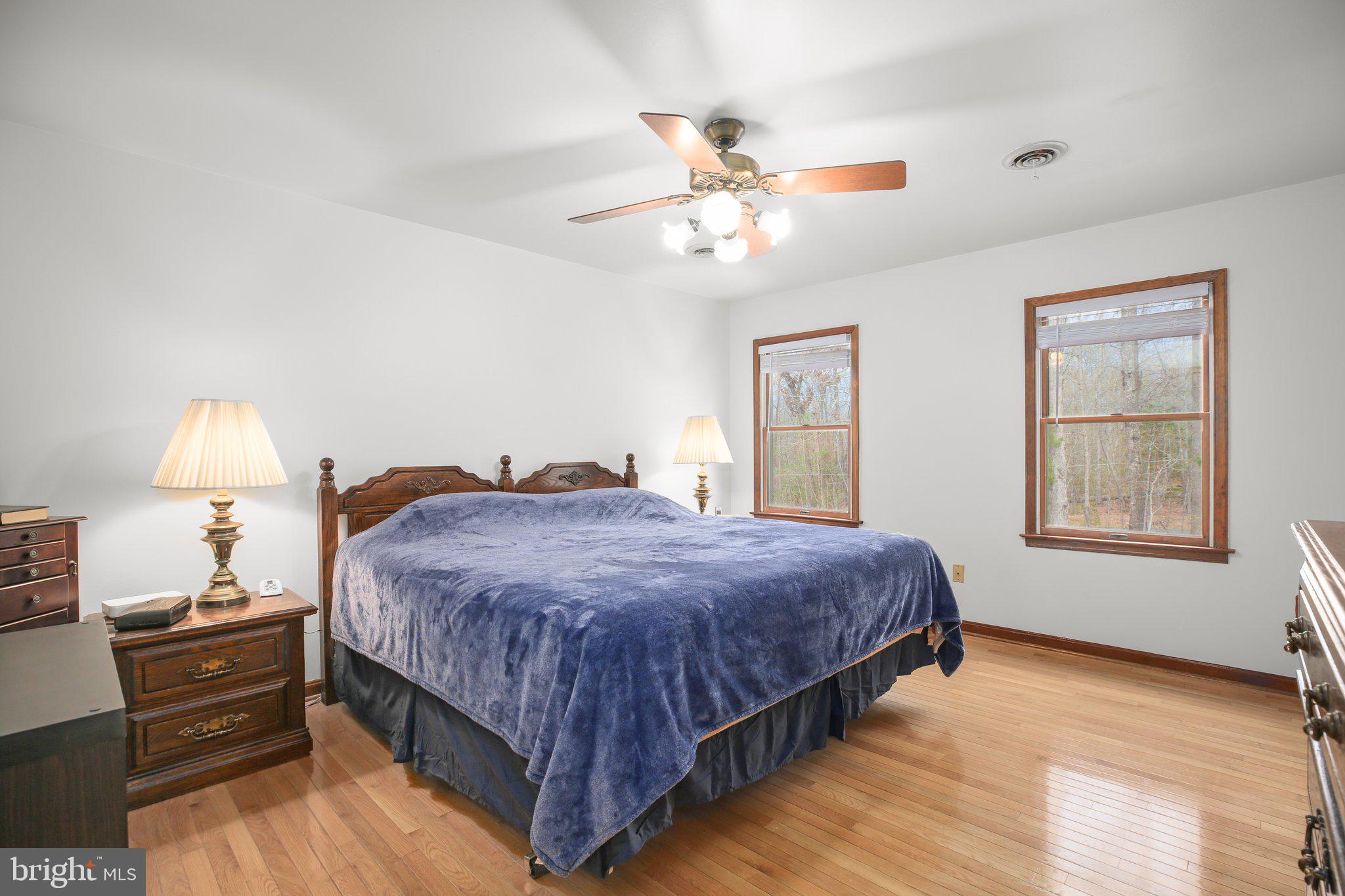 13301 Golden Oaks Dr