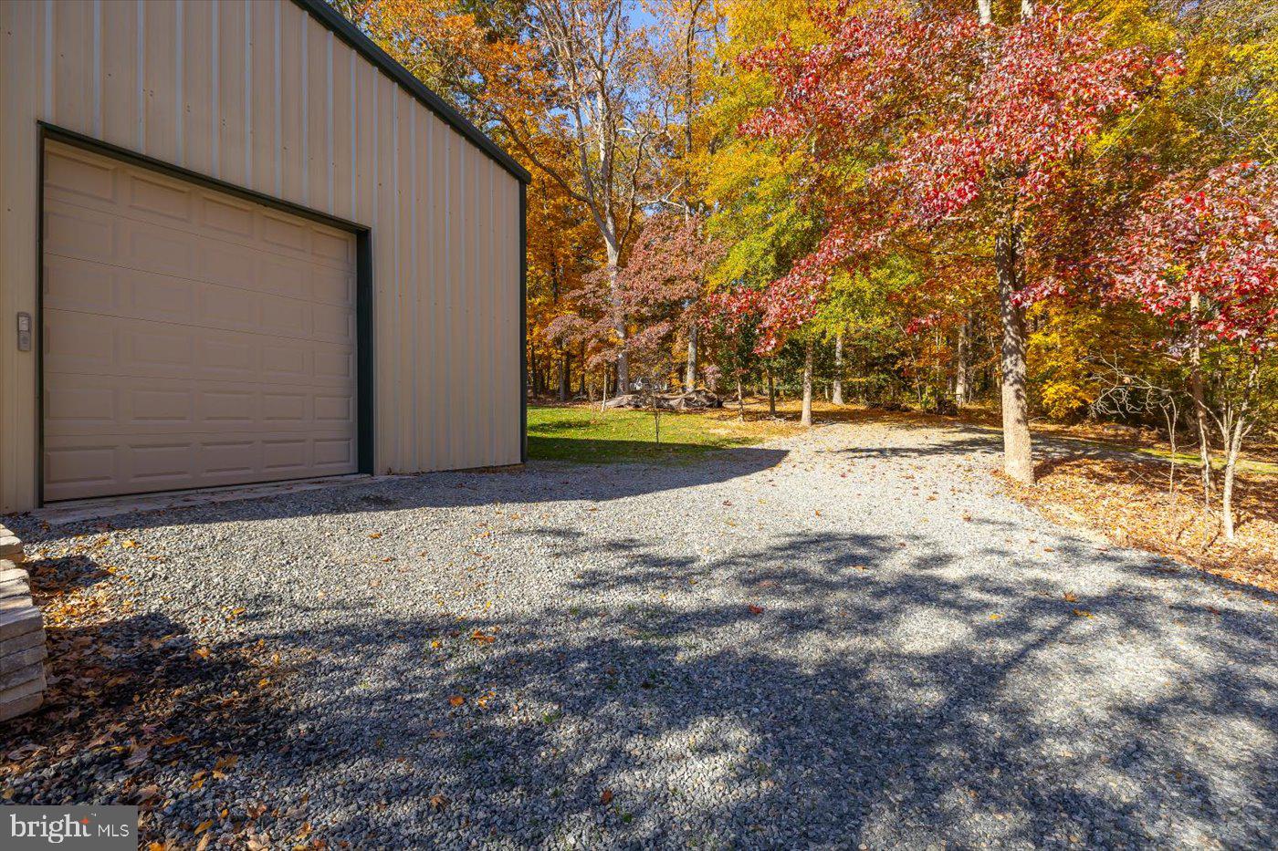 13301 Golden Oaks Dr